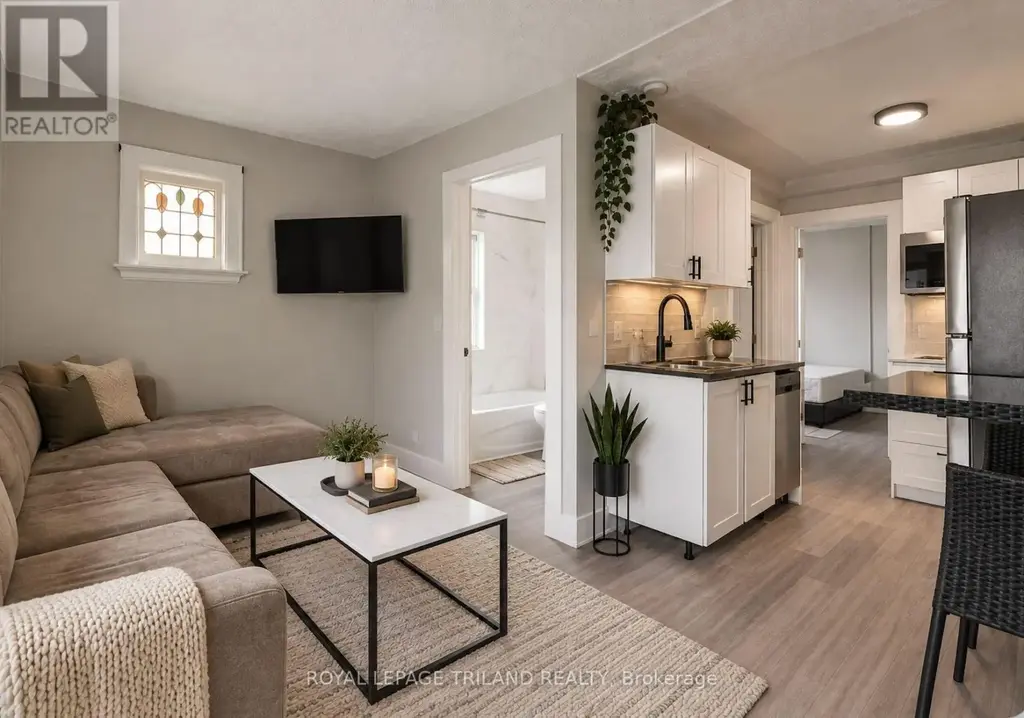 10 - 425 Mckenzie Avenue, London South (South F)