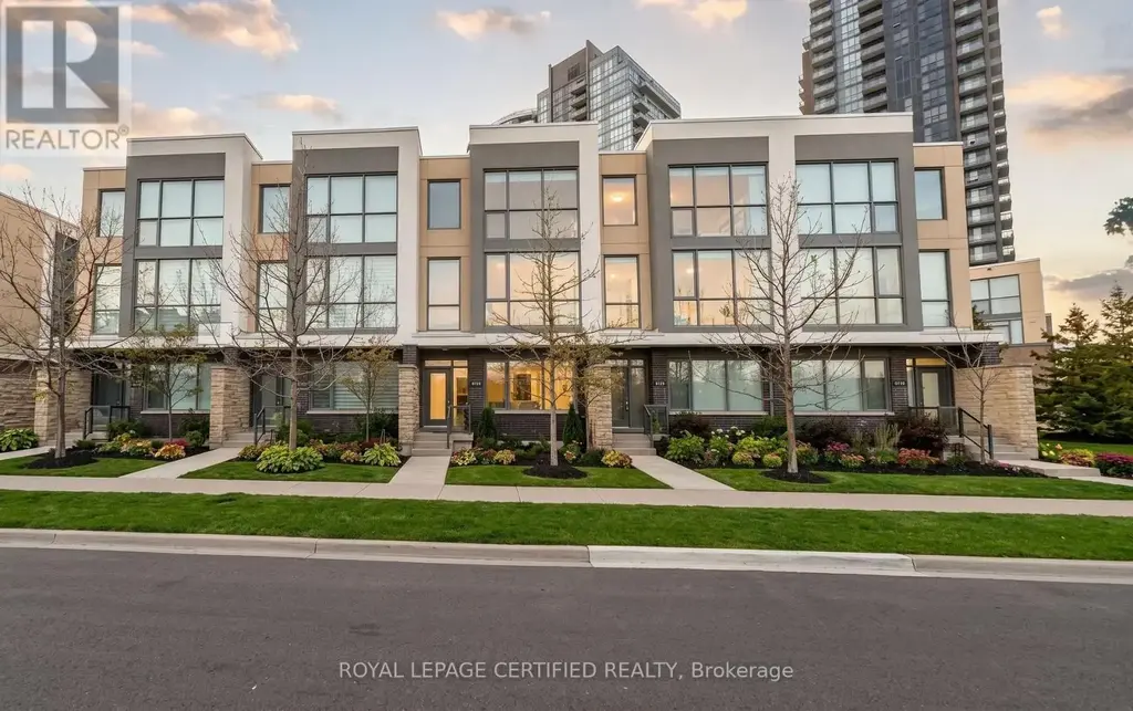 3 - 160 Little Creek Road, Mississauga (Hurontario)