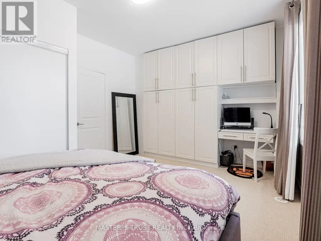 Th27 - 271 South Park Road, Markham (Commerce Valley)