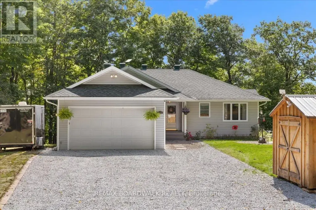 700 Strawberry Lane, Tay Valley