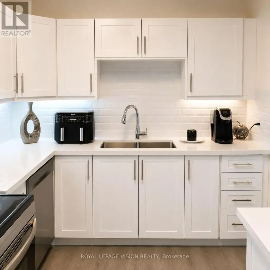 205 - 895 Kennedy Road, Toronto (Ionview)