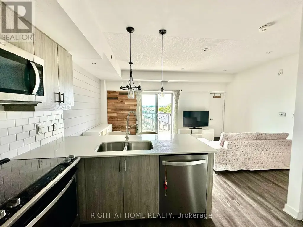 516 - 16 Markle Crescent, Hamilton (Ancaster)