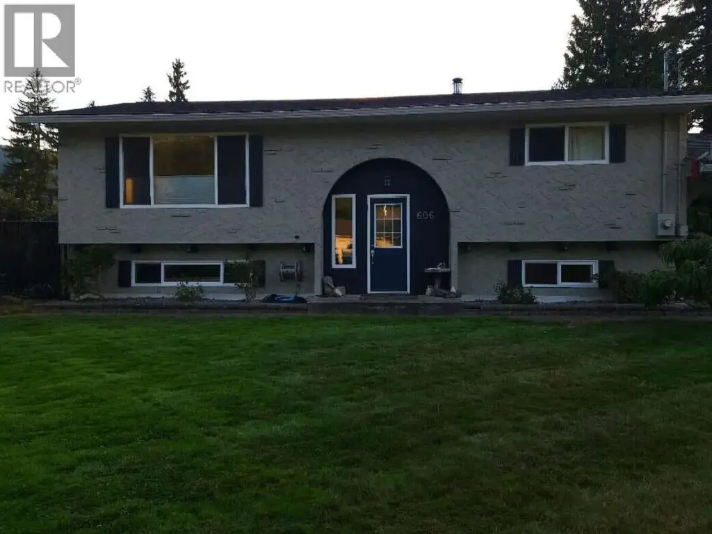 606 Gillis Avenue, Sicamous