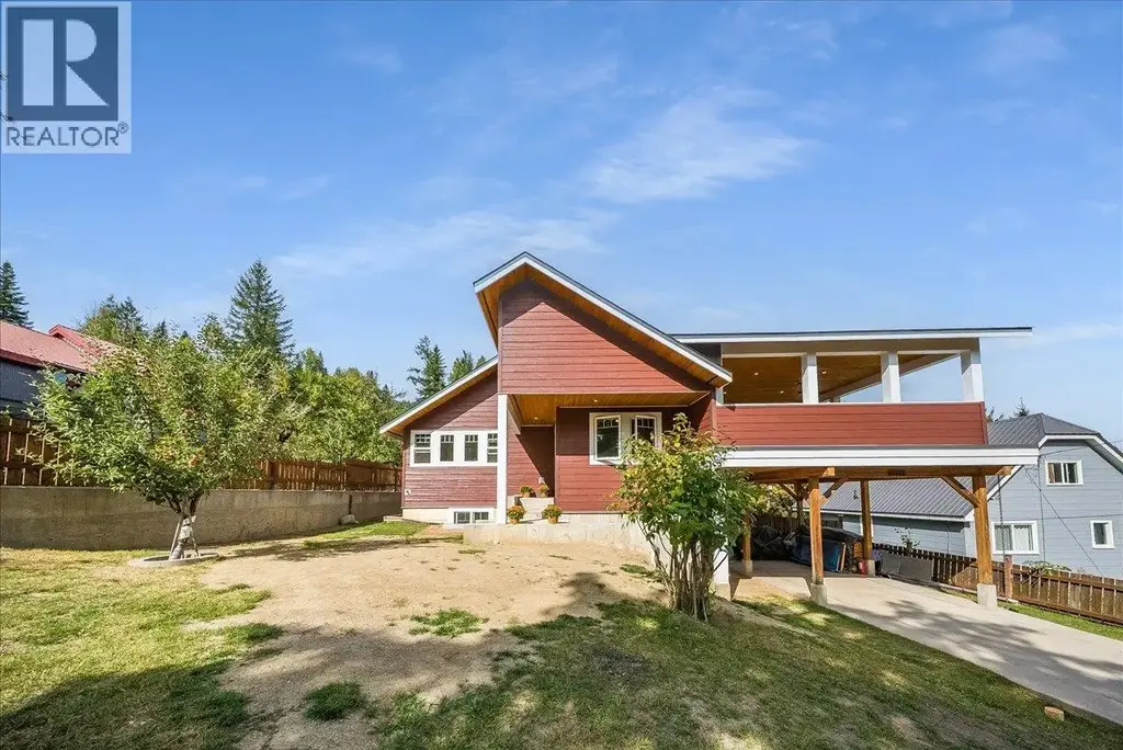 2460 Fourth Avenue, Rossland