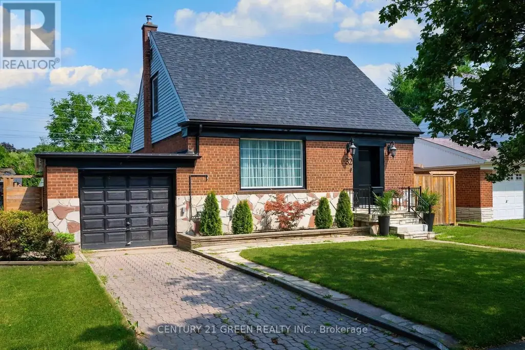 32 Castlebar Road, Toronto (Stonegate-Queensway)