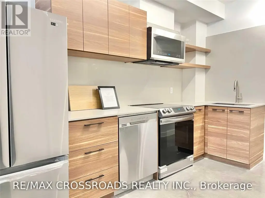 1b - 3333 Dundas Street W, Toronto (Junction Area)