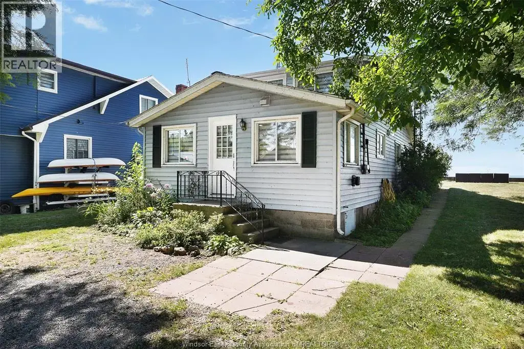 69 Willow Beach Road, Amherstburg