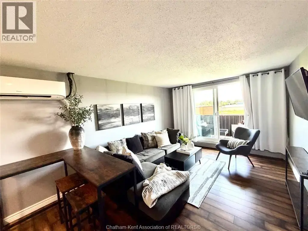 276-317 Merritt Avenue, Chatham