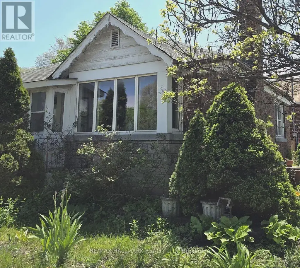 115 Lankin Boulevard, Toronto (East York)