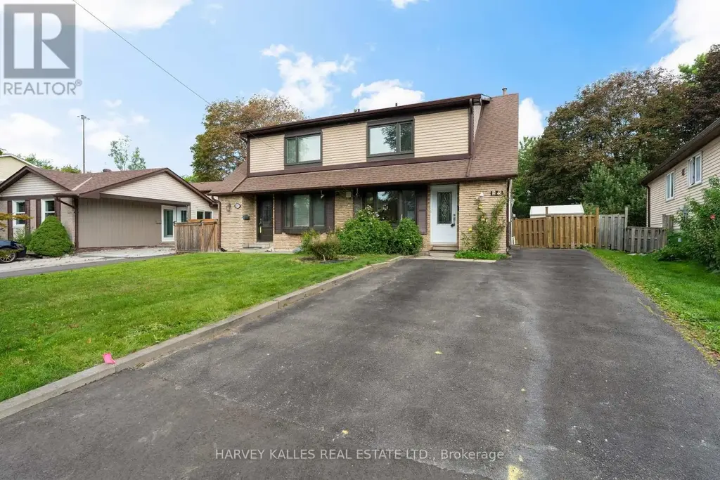 225 Hollyberry Trail, Toronto (Hillcrest Village)