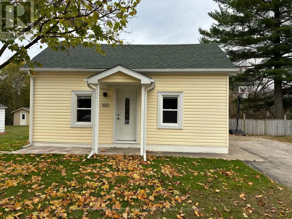 303 Oak Street, Collingwood