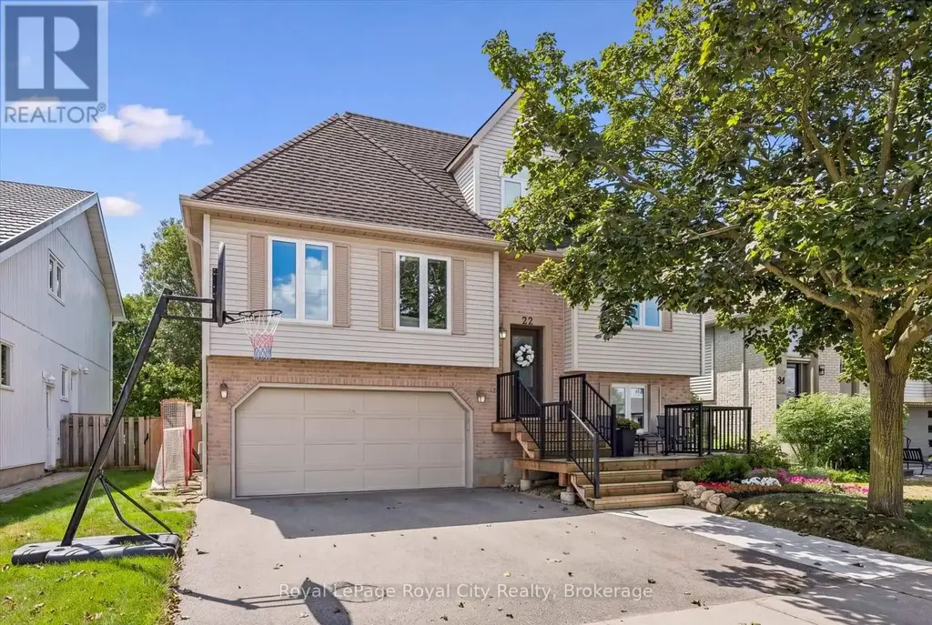 22 Pacific Place, Guelph (Dovercliffe Park/Old University)