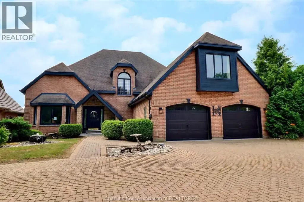 932 Grand Avenue West, Chatham