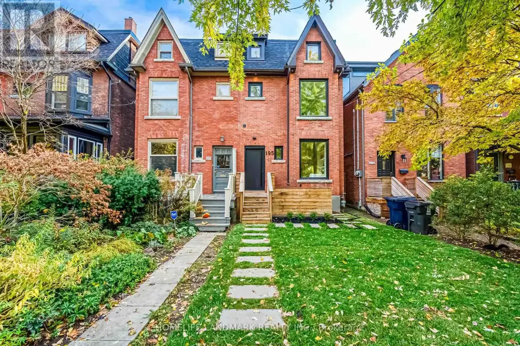 195 Albany Avenue, Toronto (Annex)