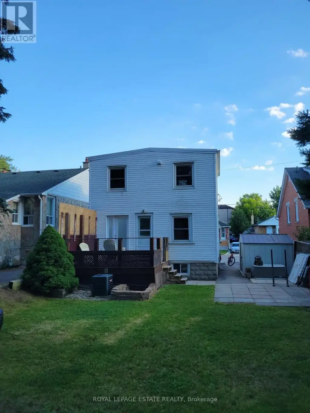 Upper - 13 Pinegrove Avenue, Toronto (Birchcliffe-Cliffside)