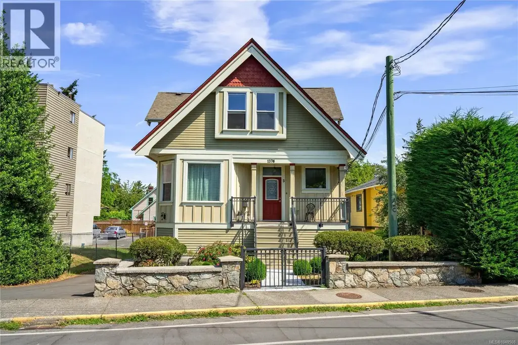 3 1376 Pandora Ave, Victoria