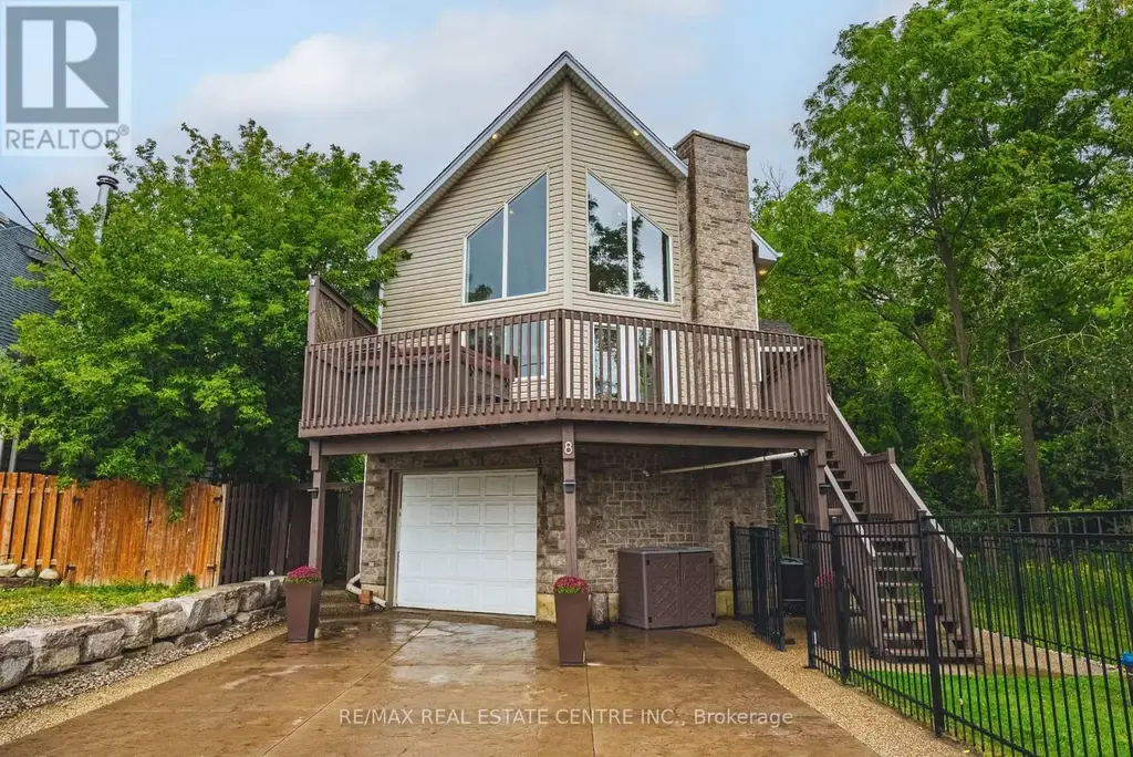 8 Lake Road, Puslinch (Puslinch Lake Settlement Areas)