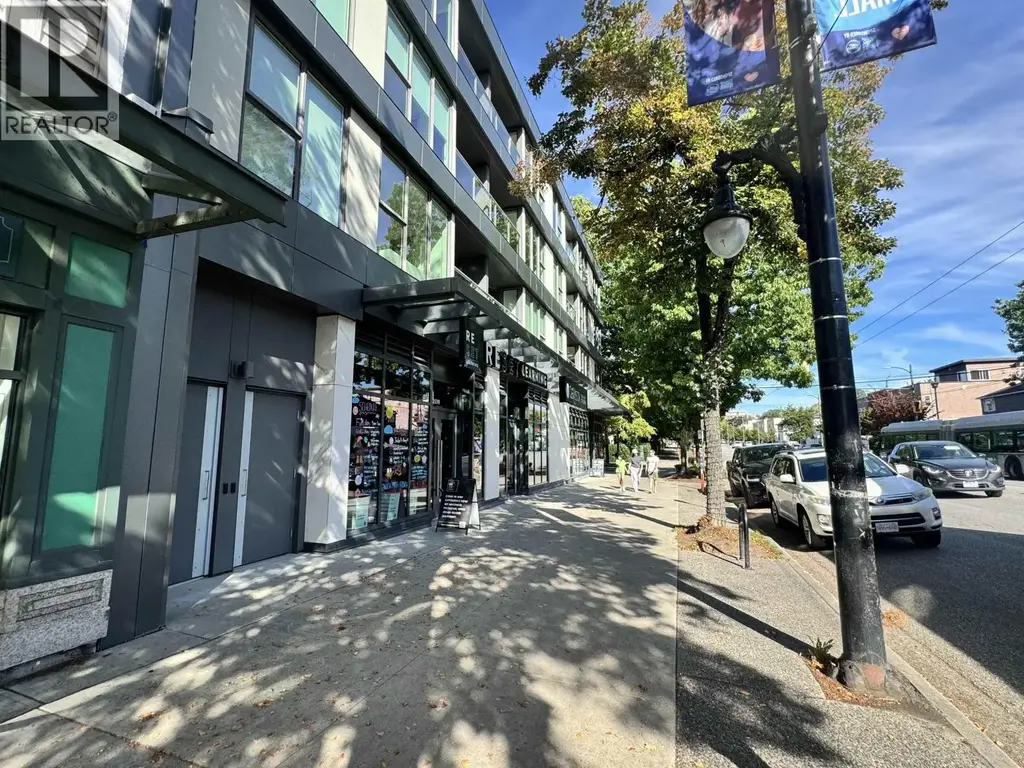 2525 W Broadway, Vancouver