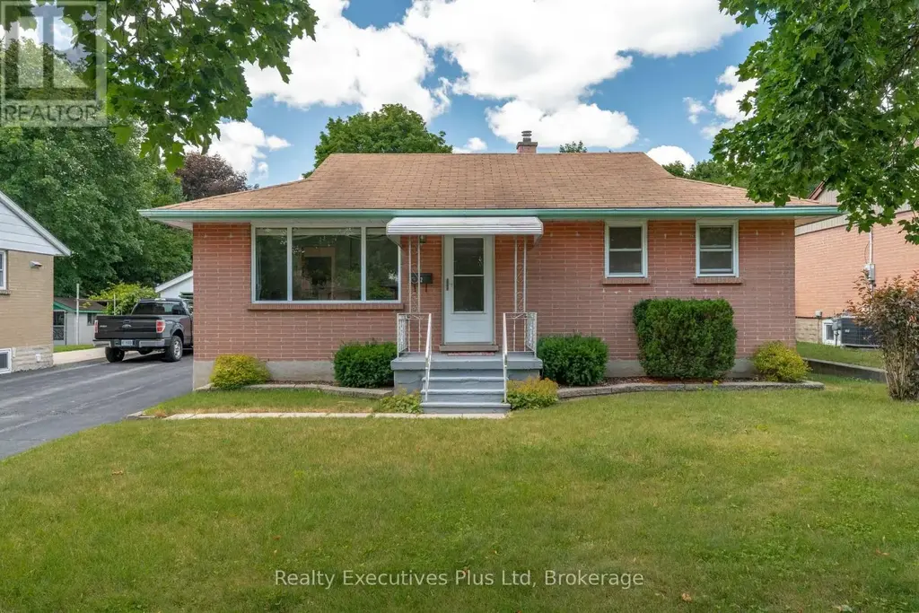 82 Cassino Avenue, Guelph (St. George's)