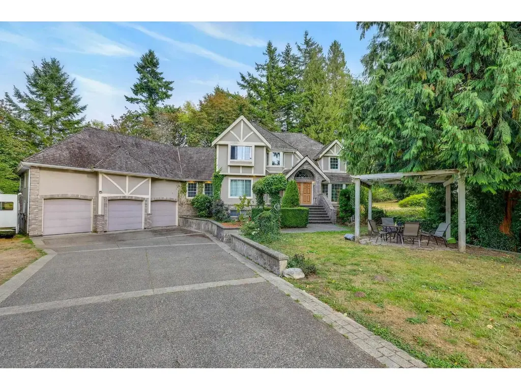17588 28 Avenue, Surrey