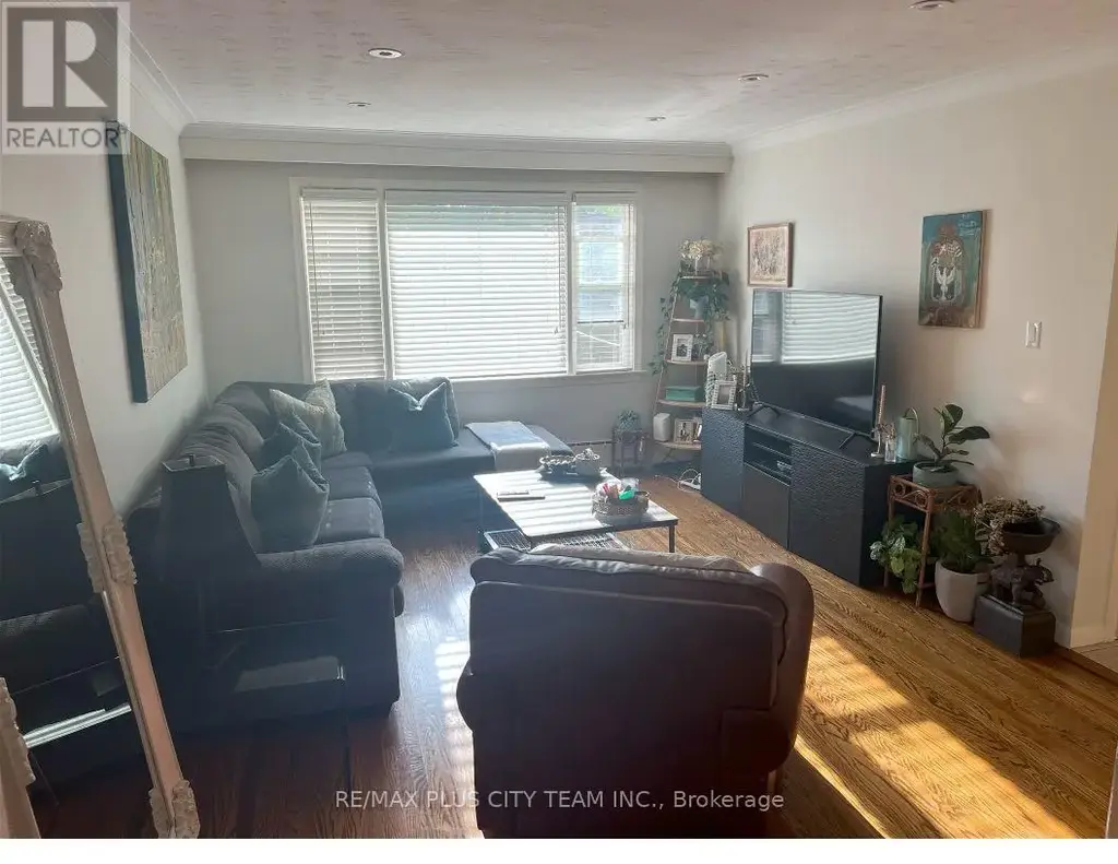 Unit 3 - 9 Thirty Fifth Street, Toronto (Long Branch)