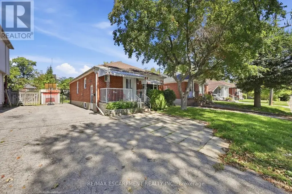 Lower - 292 Bogert Avenue, Toronto (Lansing-Westgate)