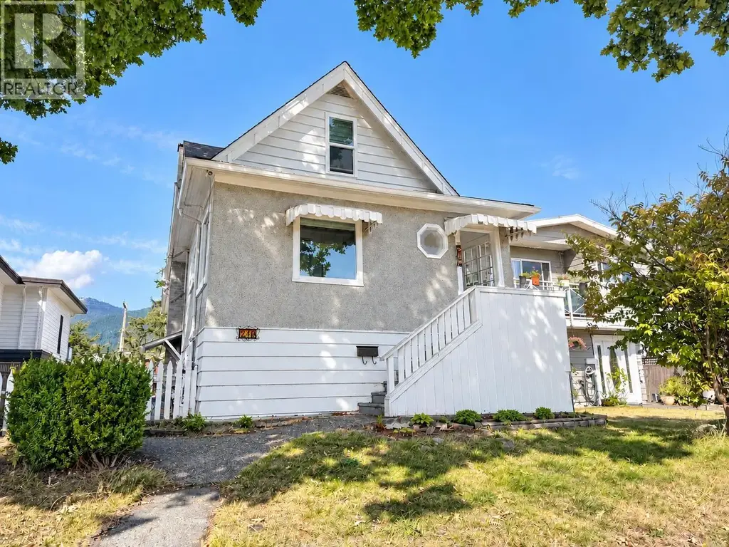 216 E 18th Street, North Vancouver