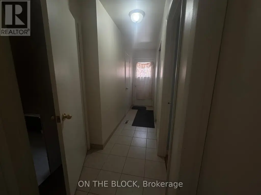 33 Harrington Crescent, Toronto (Bayview Woods-Steeles)
