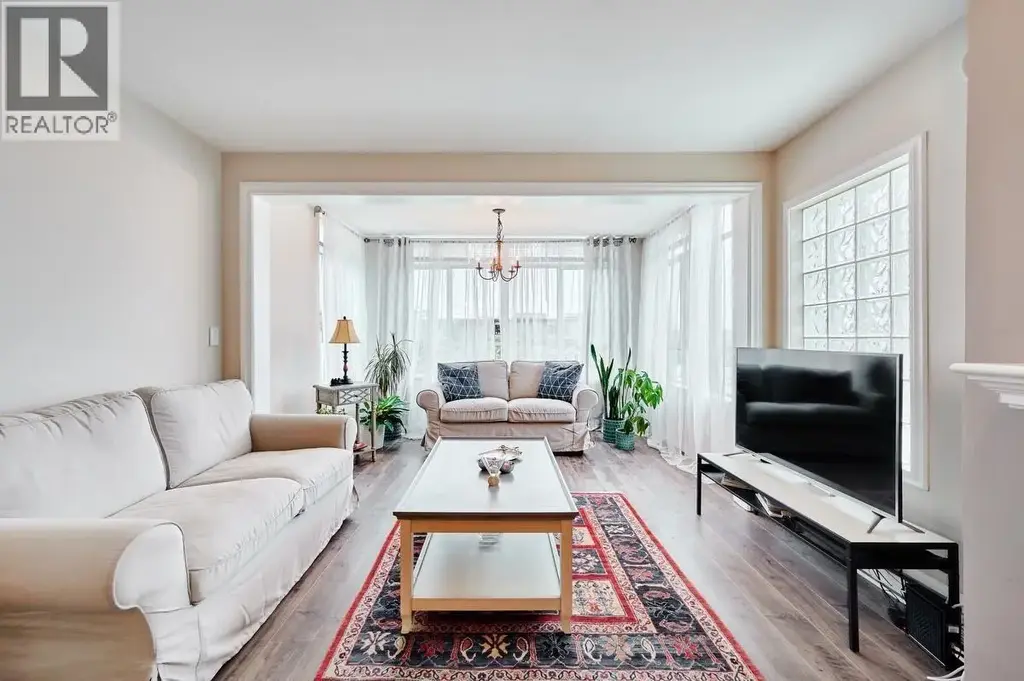 307 855 W 16th Street, North Vancouver