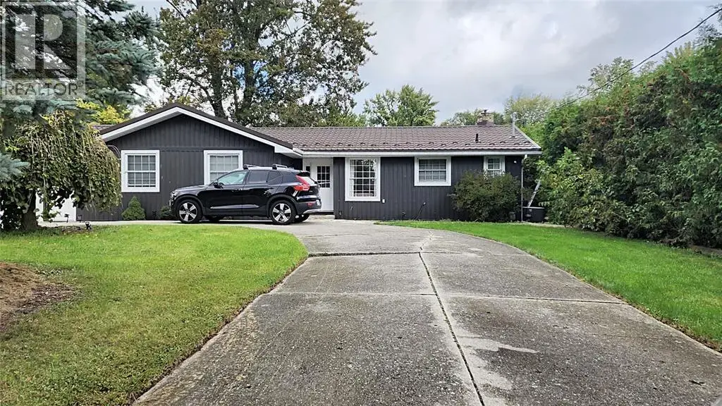 8468 Defore Drive, Grand Bend