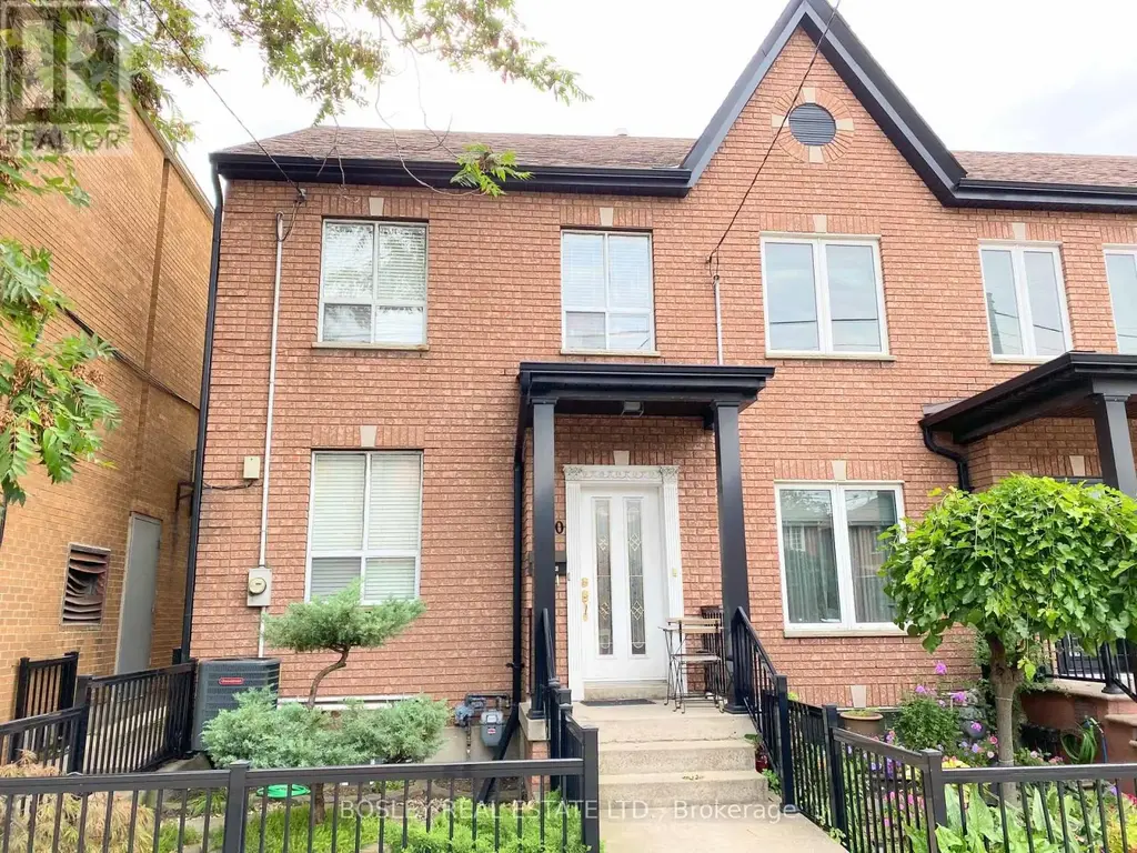 Main & Lower - 260 Ossington Avenue, Toronto (Little Portugal)