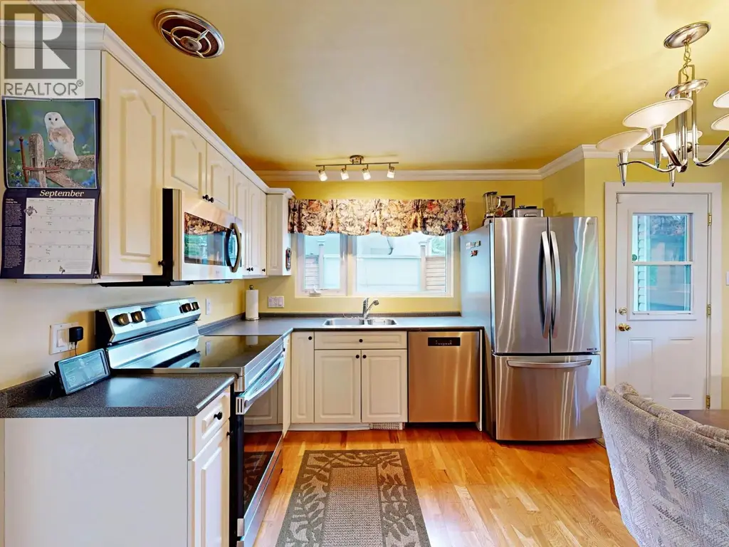 901 Dundonald Drive, Port Moody