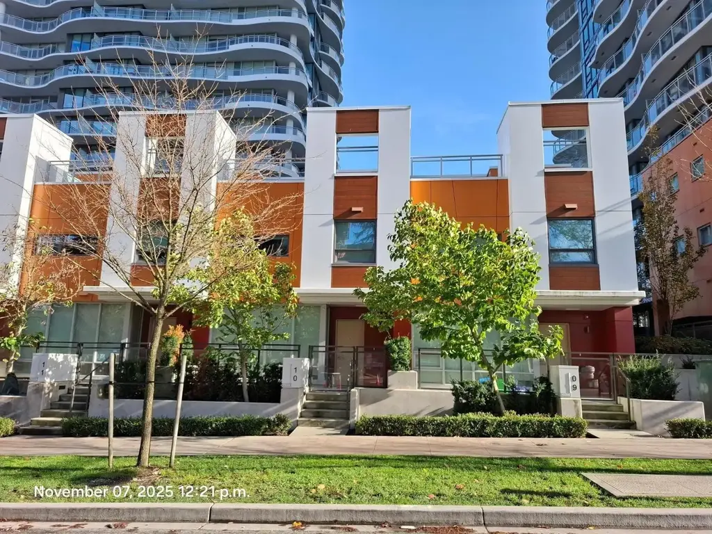 Th10 10388 133 Street, Surrey
