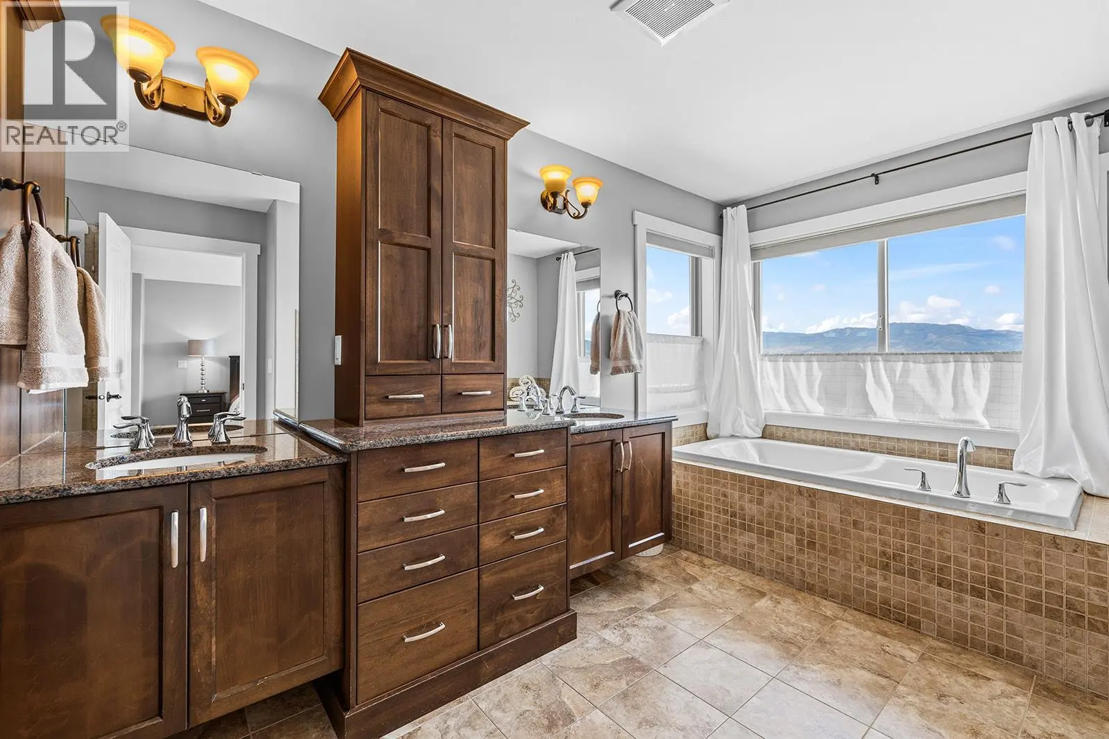 3162 Saddleback Place. West Kelowna, British Columbia