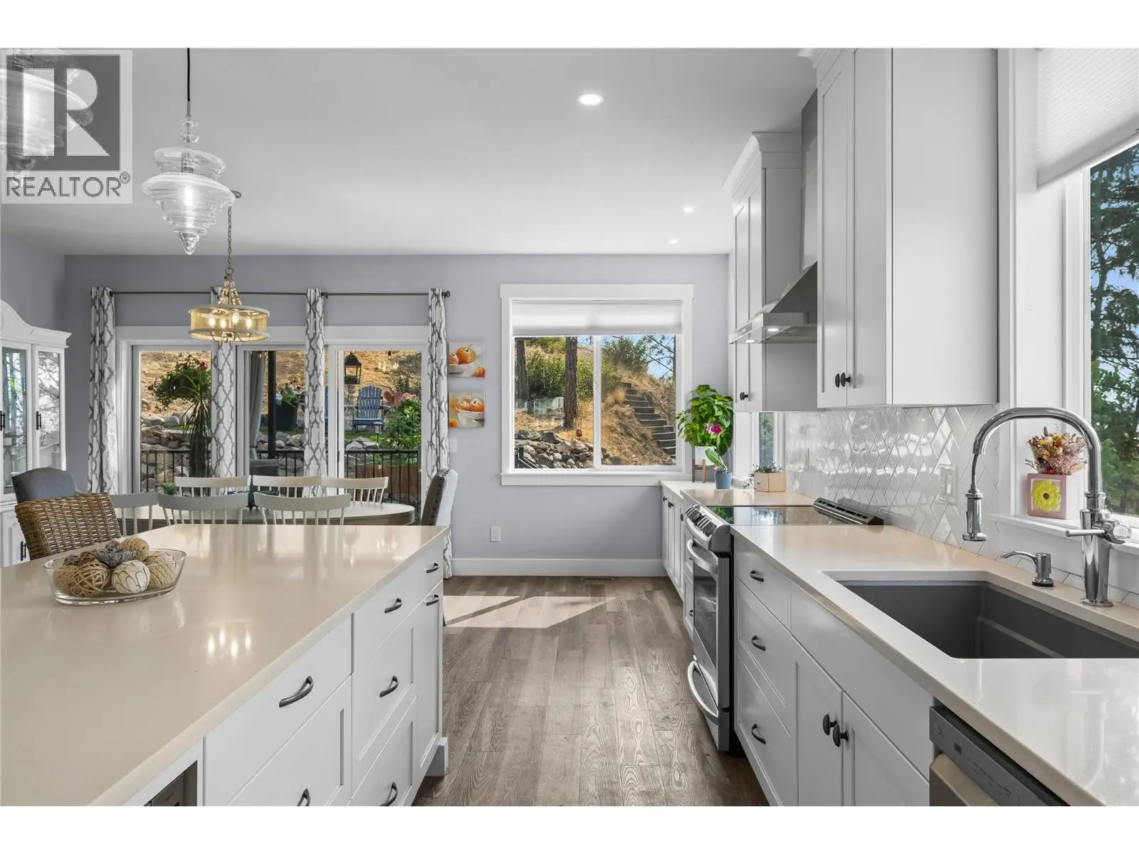 2180 Sunview Drive. West Kelowna, British Columbia