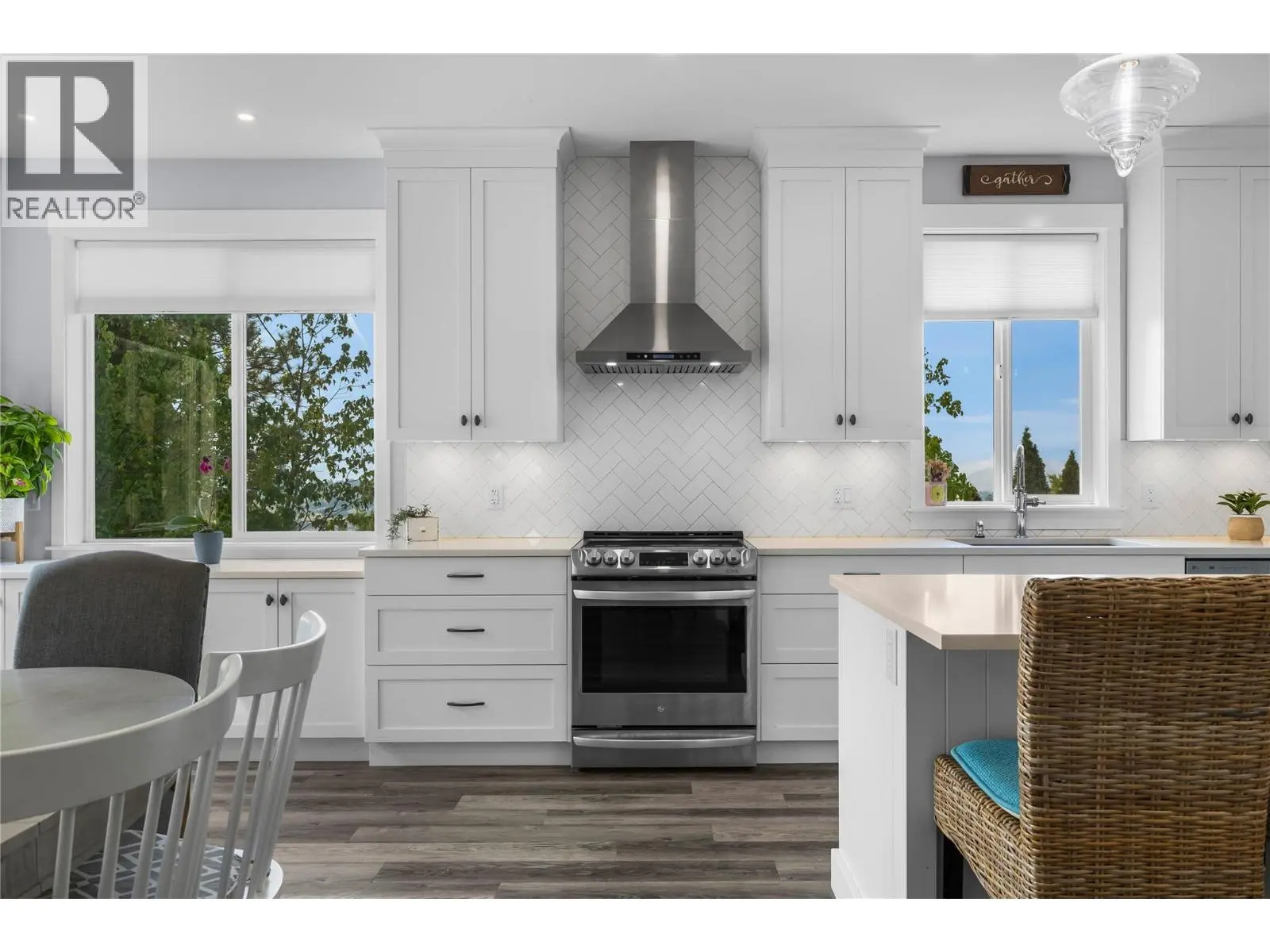 2180 Sunview Drive. West Kelowna, British Columbia