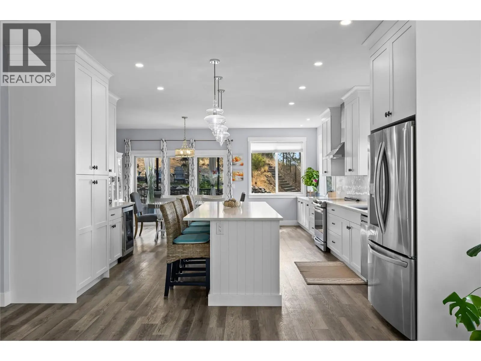 2180 Sunview Drive. West Kelowna, British Columbia