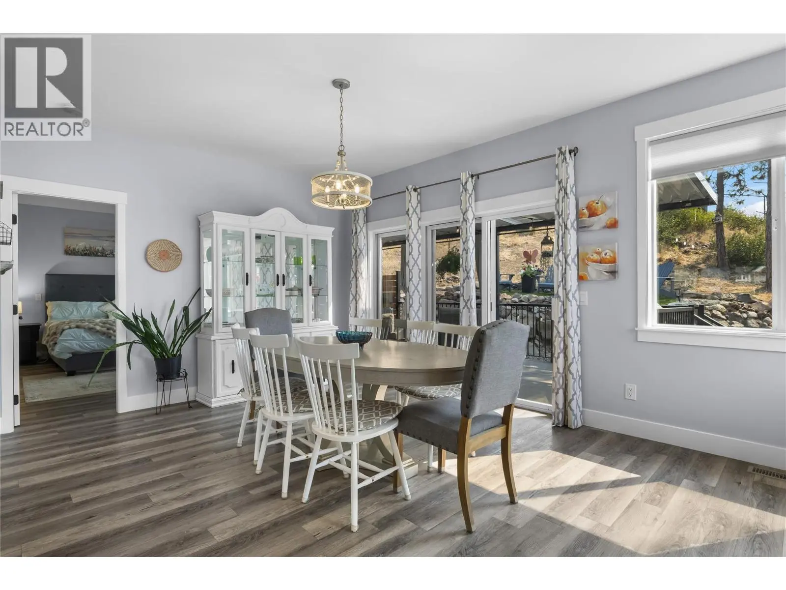 2180 Sunview Drive. West Kelowna, British Columbia