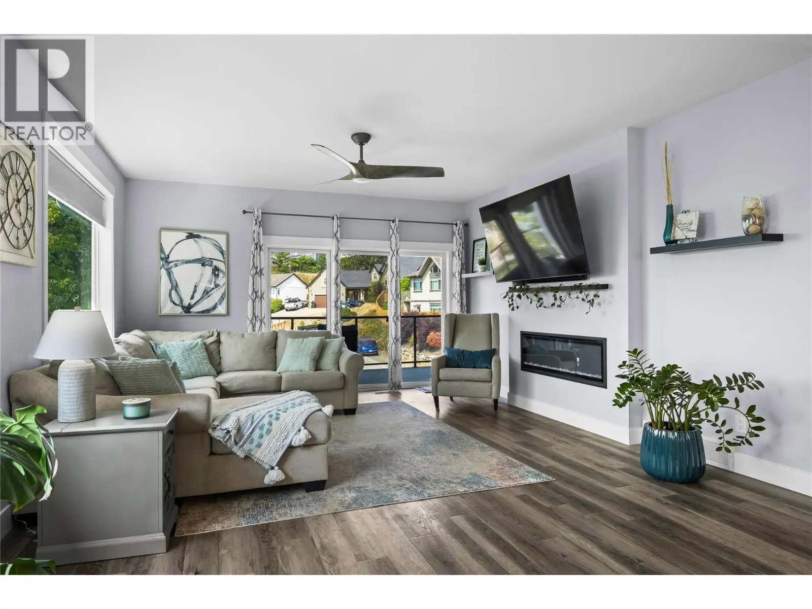 2180 Sunview Drive. West Kelowna, British Columbia