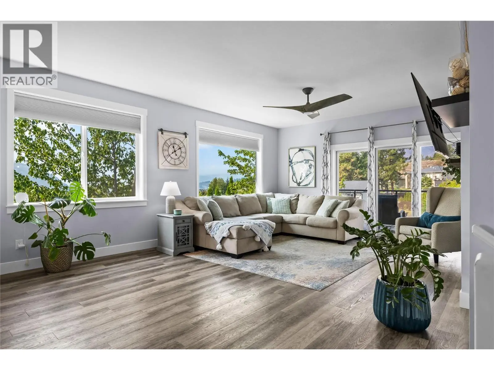 2180 Sunview Drive. West Kelowna, British Columbia