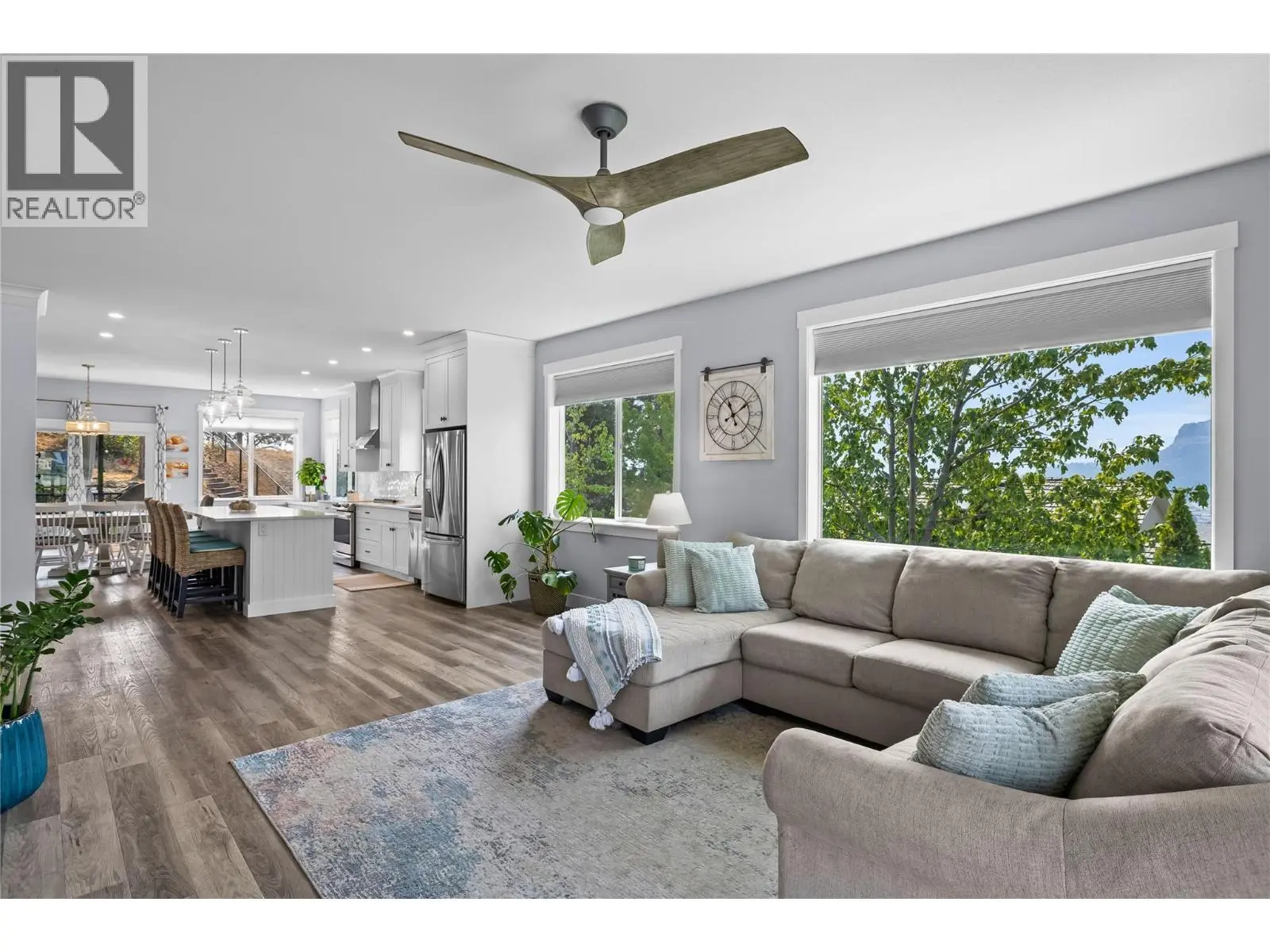 2180 Sunview Drive. West Kelowna, British Columbia