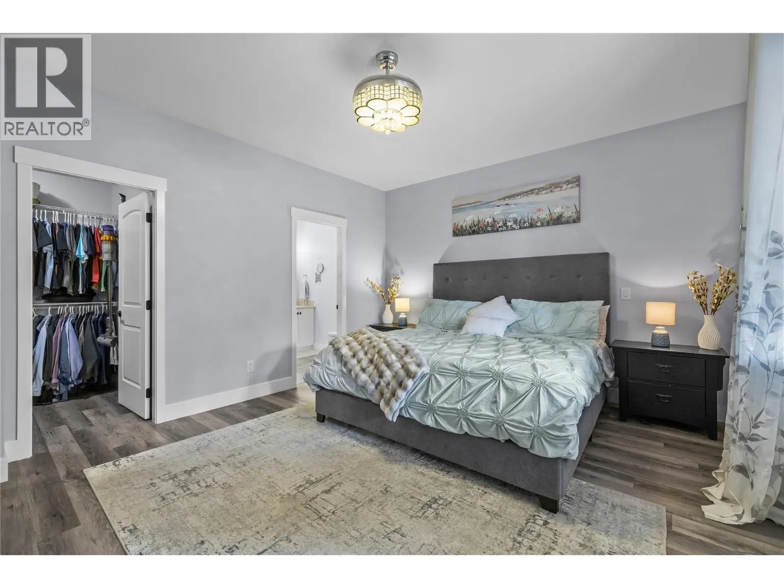 2180 Sunview Drive. West Kelowna, British Columbia