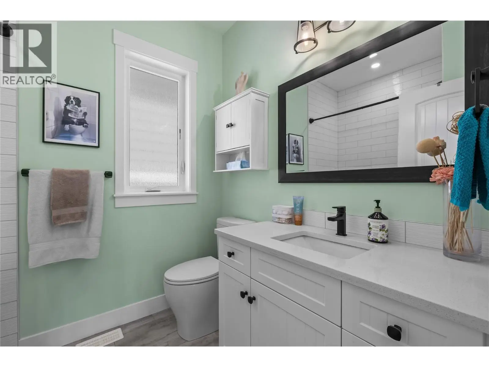 2180 Sunview Drive. West Kelowna, British Columbia