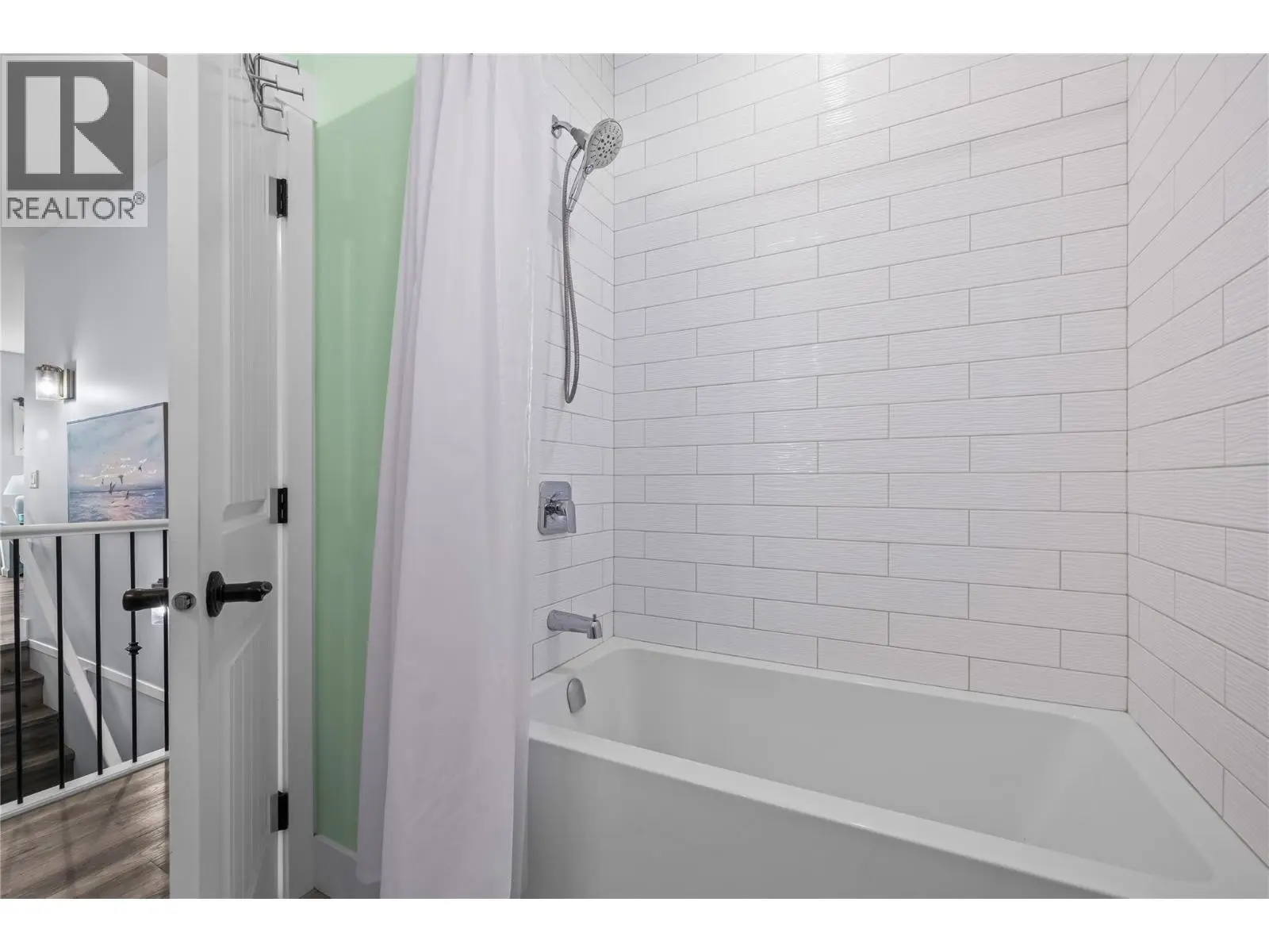 2180 Sunview Drive. West Kelowna, British Columbia