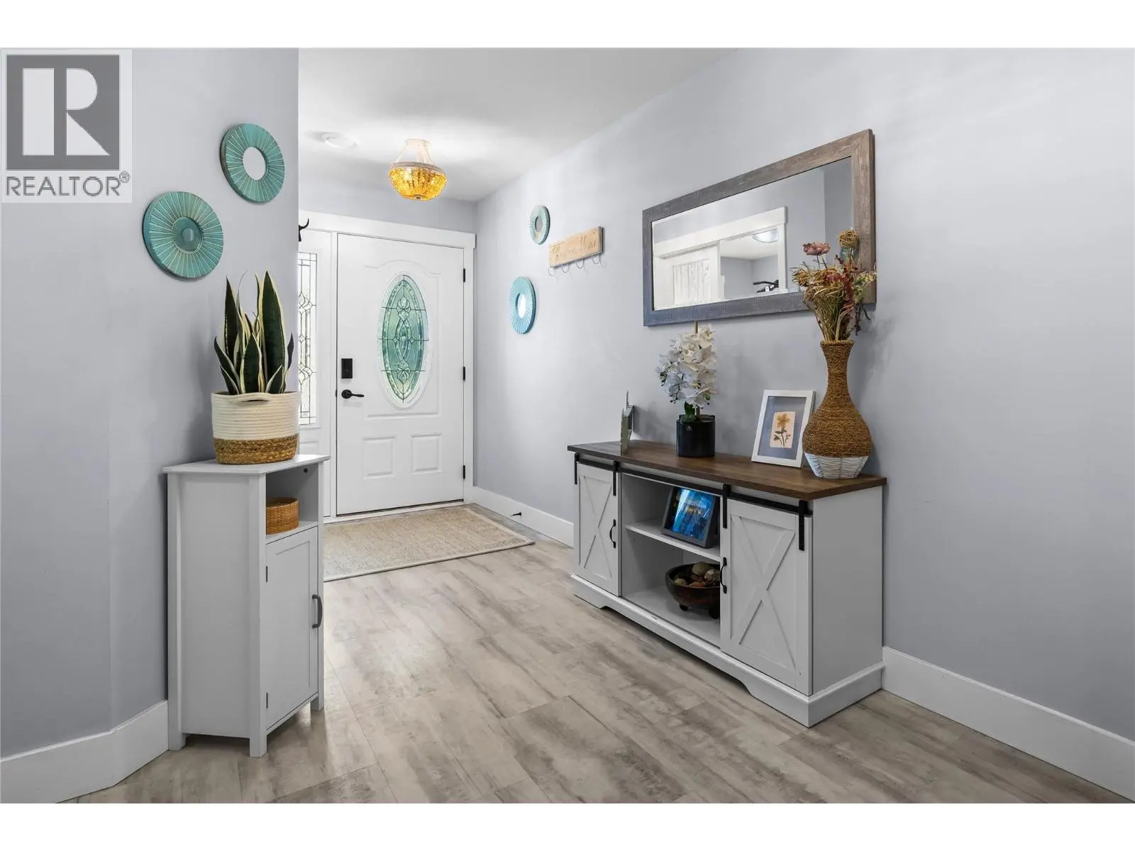 2180 Sunview Drive. West Kelowna, British Columbia