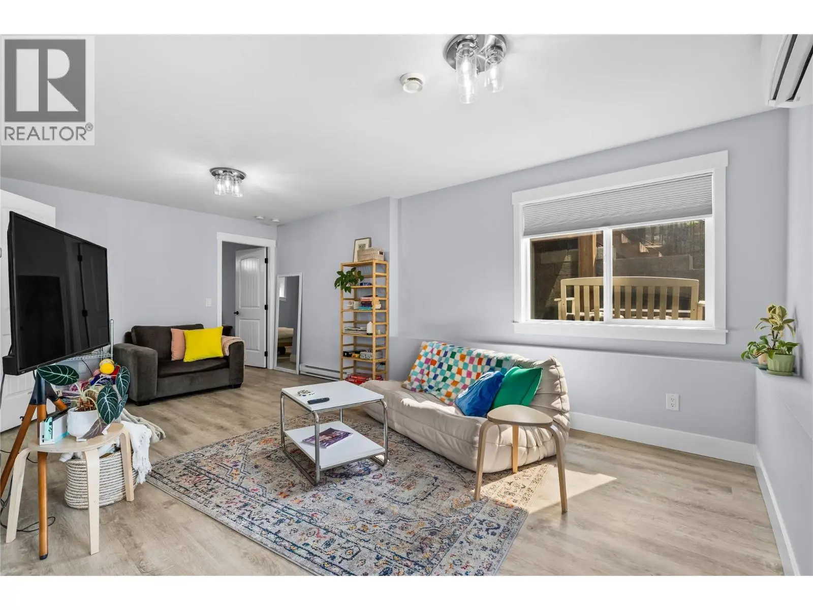 2180 Sunview Drive. West Kelowna, British Columbia