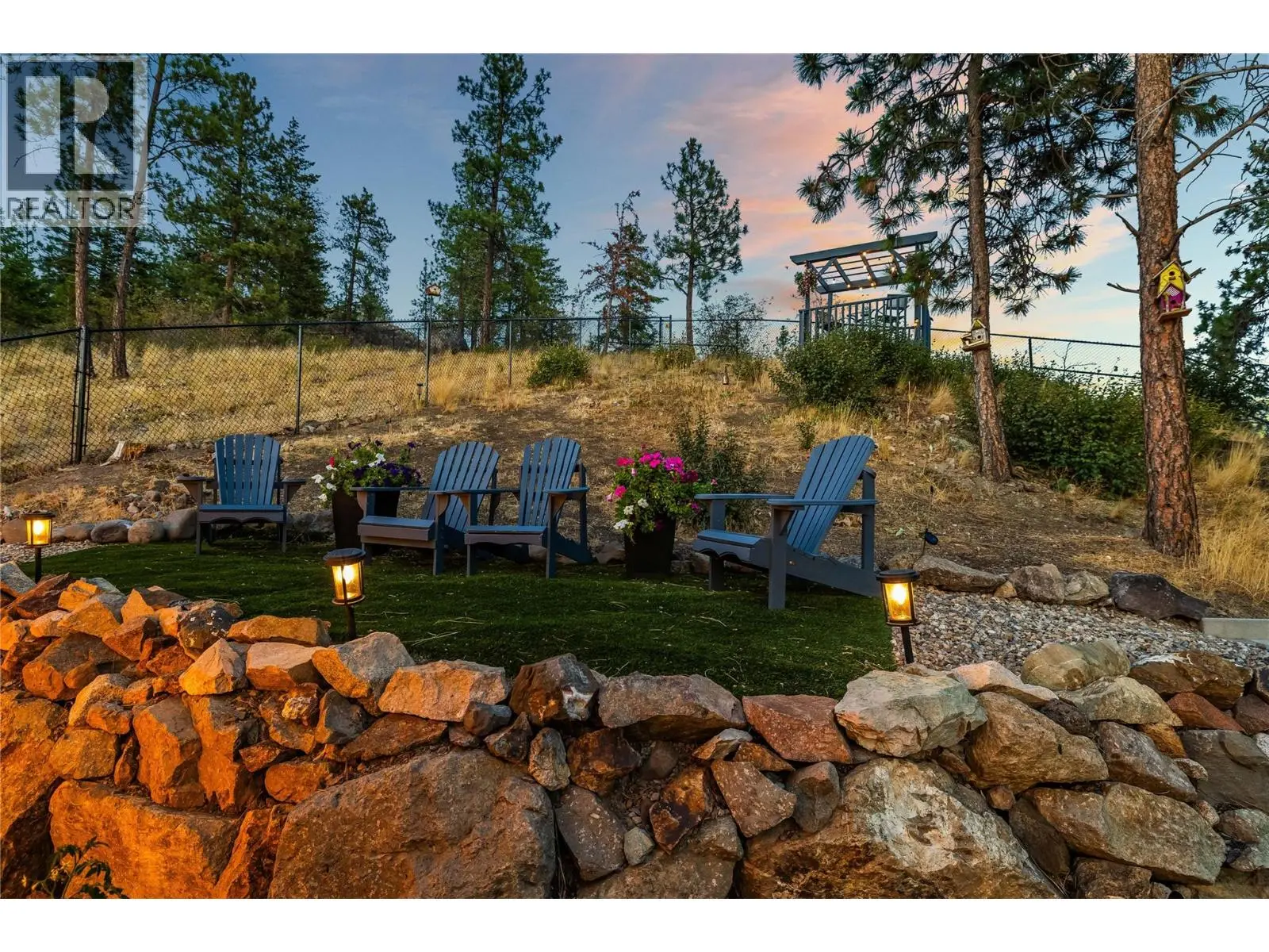 2180 Sunview Drive. West Kelowna, British Columbia