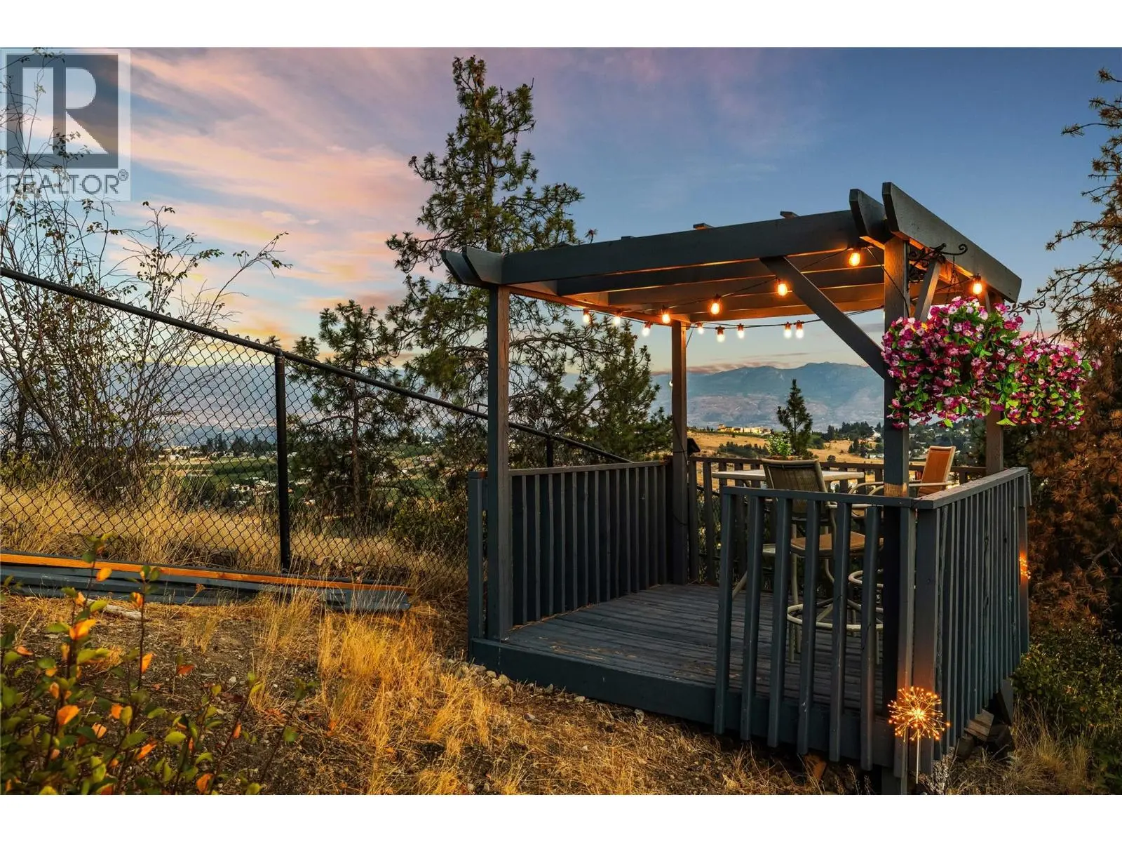 2180 Sunview Drive. West Kelowna, British Columbia