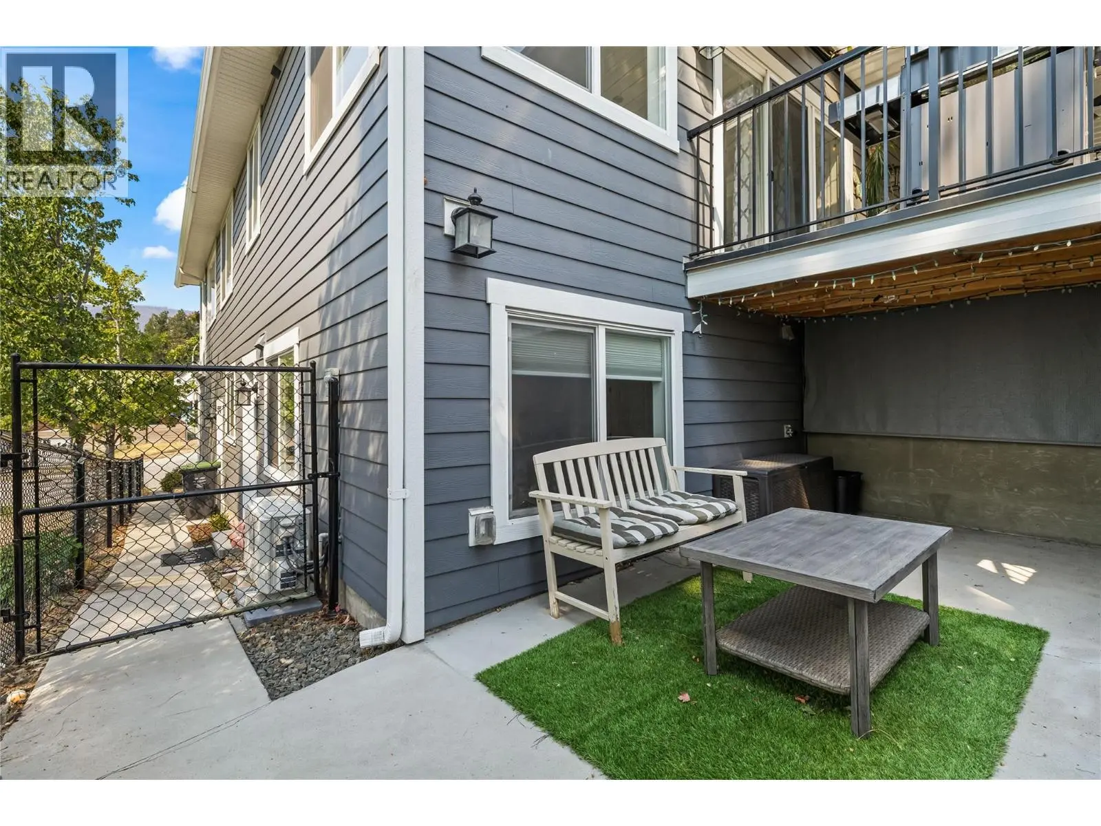 2180 Sunview Drive. West Kelowna, British Columbia