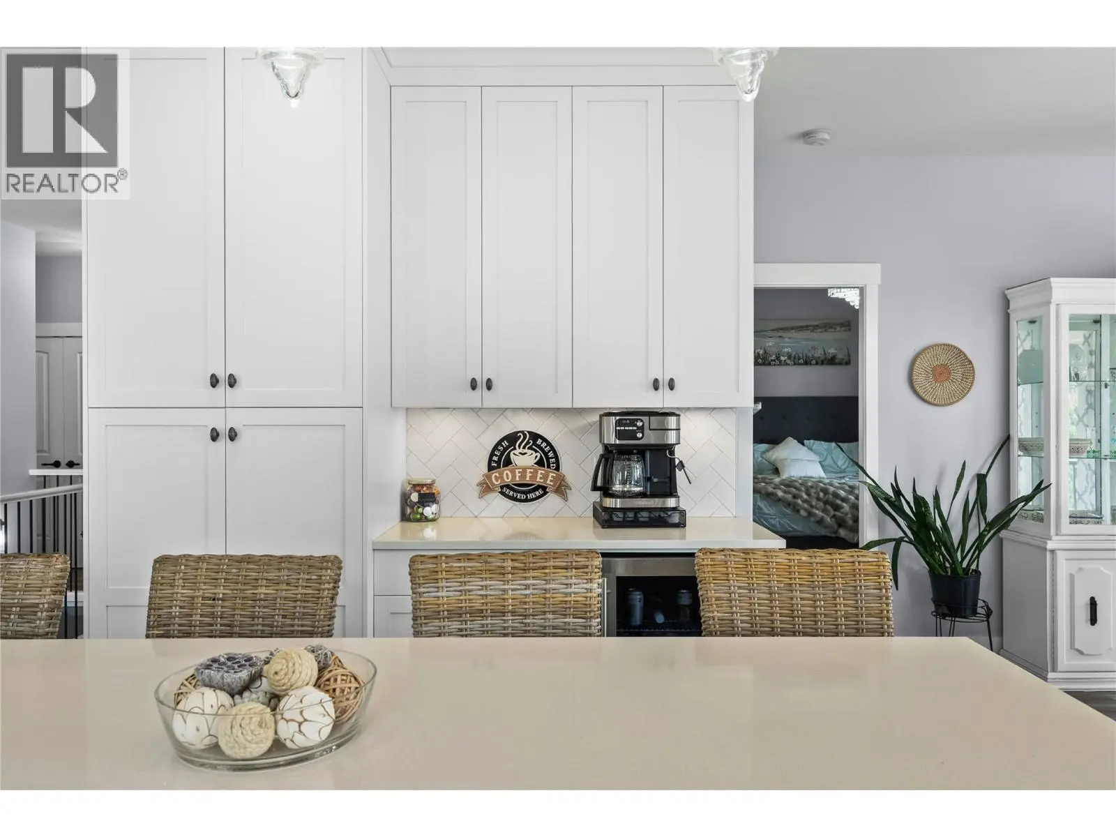 2180 Sunview Drive. West Kelowna, British Columbia